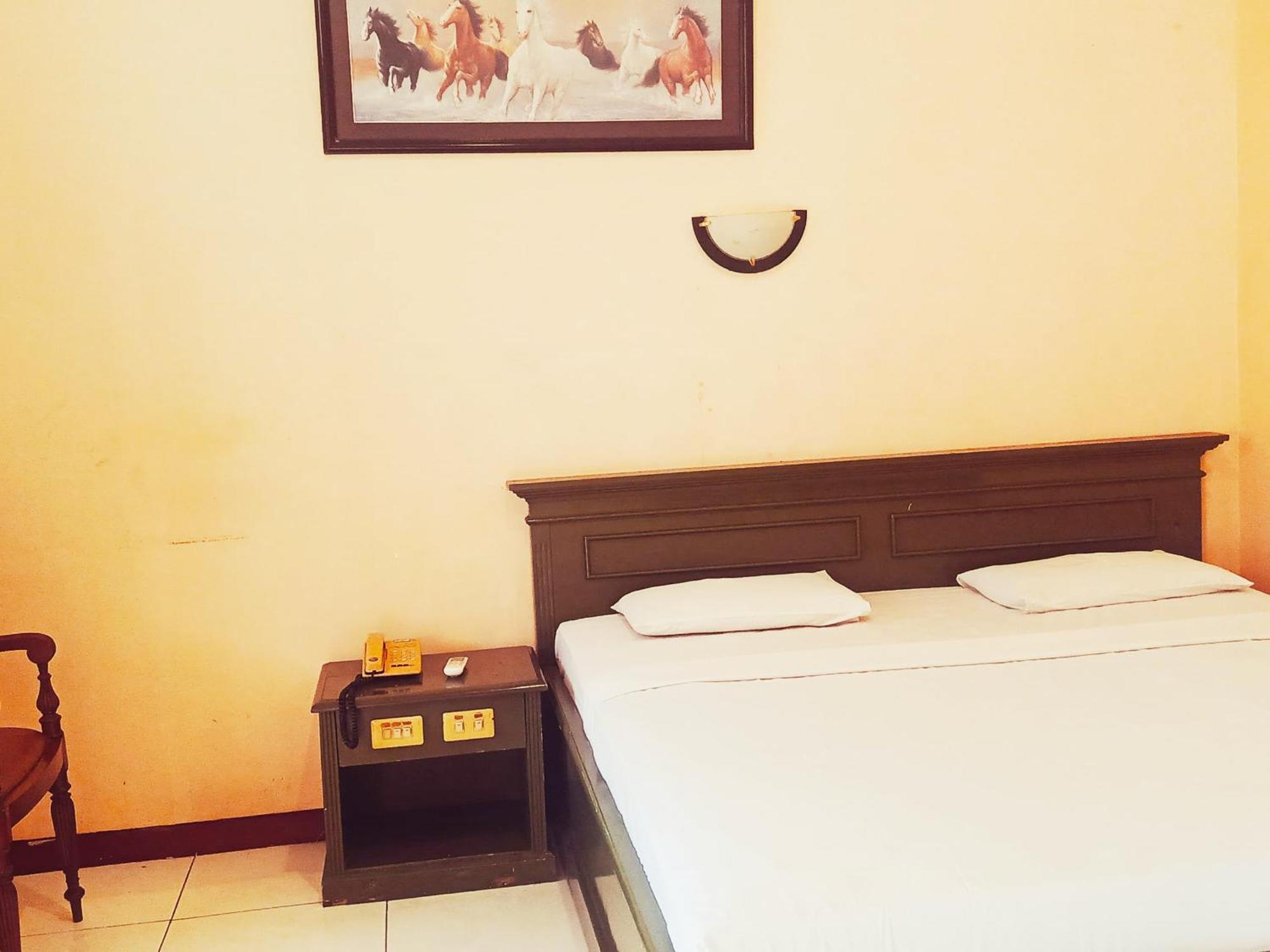 Hotel Wijaya Purwokerto Exterior foto