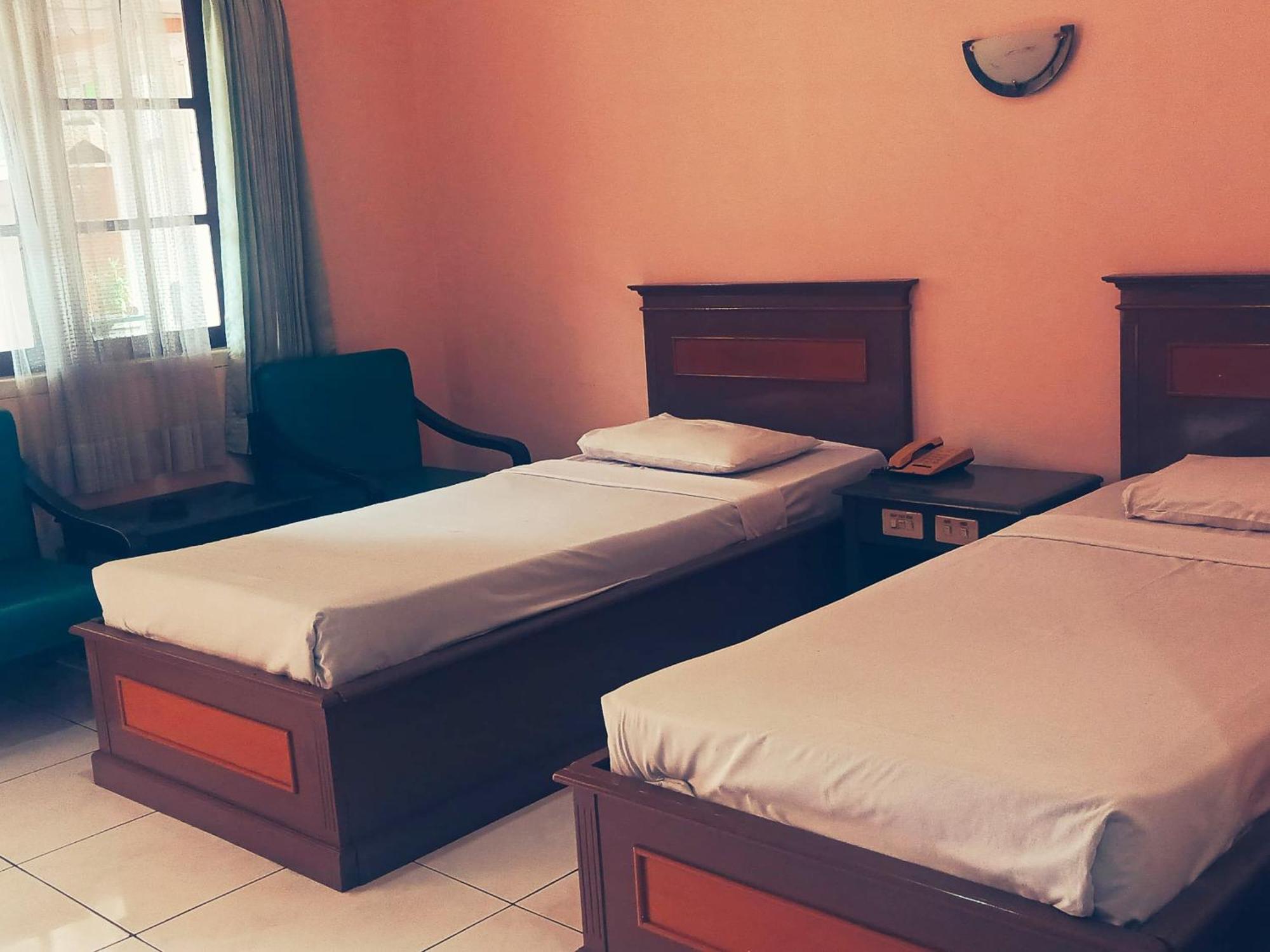 Hotel Wijaya Purwokerto Exterior foto