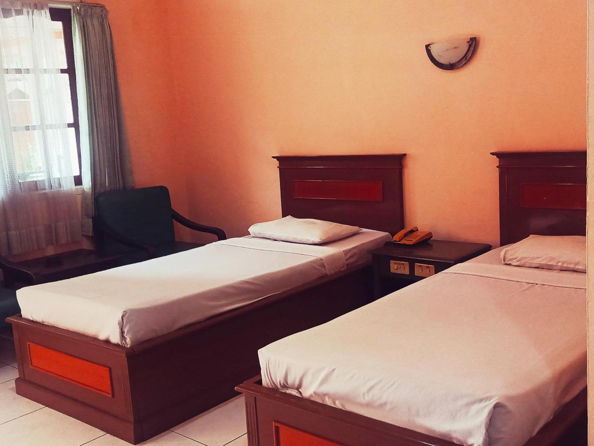 Hotel Wijaya Purwokerto Exterior foto
