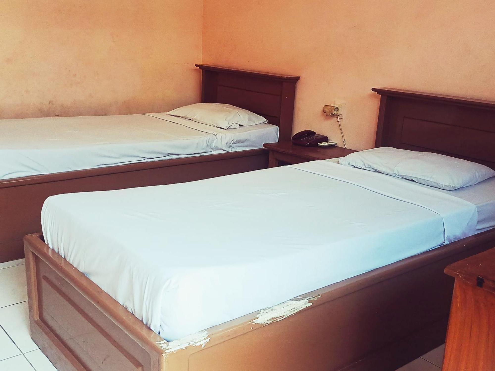 Hotel Wijaya Purwokerto Exterior foto
