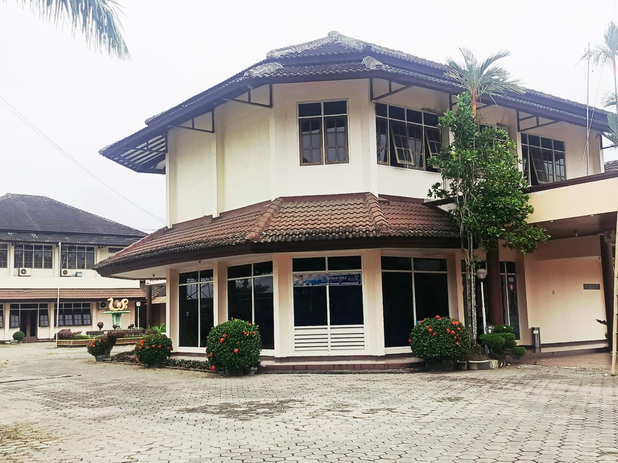 Hotel Wijaya Purwokerto Exterior foto